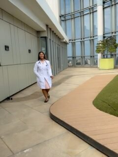 Our Labcoats de3 woboaa oo. Fa steeze bi b3gye bi.#labcoatsinghana #labcoatsnearme #doctorlabcoats #whitecoat #whitecoatceremonyClient Feedback after receiving hers!!!Steeeze nu!!!#feedback #viral #ghanascrubs #ghanalabcoat #labcoats